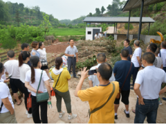 县农业农村局：把“七一”庆在党员内心上
