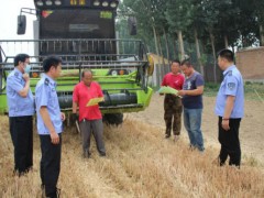 廊坊固安县农业农村局展开农机“平安消费月”宣传征询活动