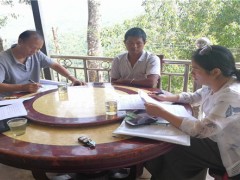 深化扶贫点展开入户宣传