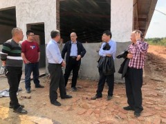 市农业农村局指点走访养殖企业