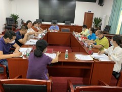 省农业农村厅专家组一行到我市反省指点终年蔬菜基地树立等义务