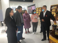 省农业农村厅指点莅遂调查扶贫农产品