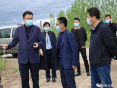 乌翠区区委副书记、乌翠区区长刘海展开巡河任务