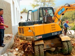 漳平市拱桥镇上界村战疫战贫两手抓