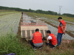 淮安晋中市农机推行站科技志愿者助力“三夏”内行动