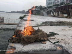 市农业综合行政执法支队集中销毁一批合法渔具