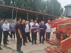 以行促效 躬耕“三农” ——永清县农业农村局到农机专业协作社实地走访调研