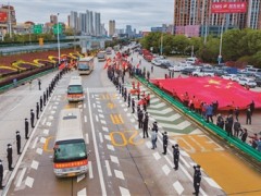 黄石市欢迎江苏援鄂后方指挥部落第二批医疗队员返程并签署战略协作协议   大恩永铭刻 苏黄一家亲