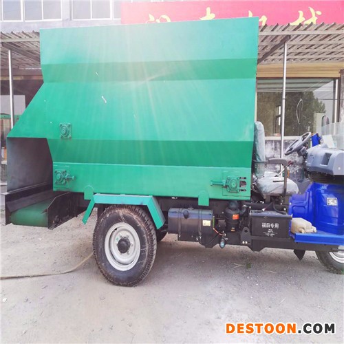 移动式喂养牛羊投料车 湖羊养殖户投料撒料车 自动喂料撒料车