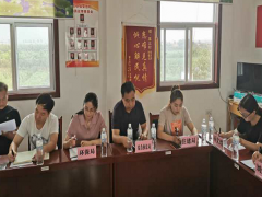 渭南：富平县农村人居环境整治8月份主管例会在美原镇雷北村召开