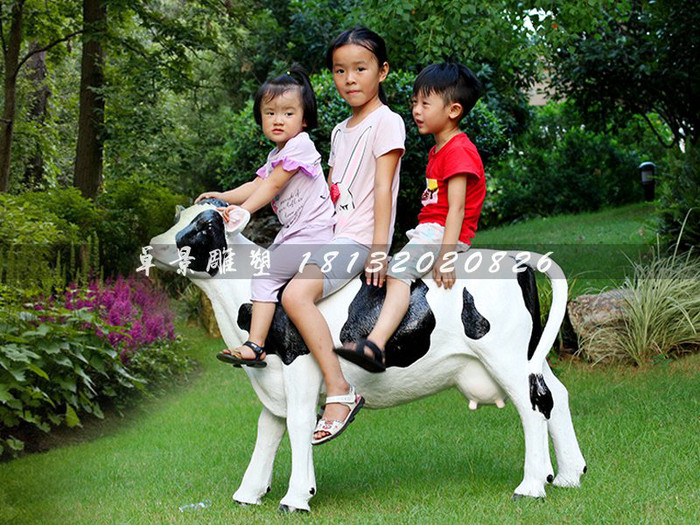 玻璃钢黑猪动物雕塑，玻璃钢公园动物雕塑