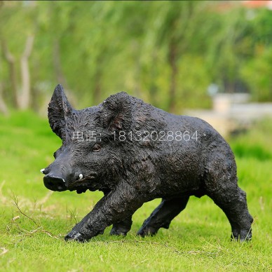 仿真黑猪户外景观雕塑  玻璃钢仿真动物雕塑