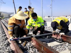 轨道调整以毫米为单位，“精调师”鏖战沪通铁路-南通泰州市人民政府