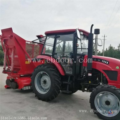 饲料收获机图片   牧草粉碎收集机   拖拉机带收草机