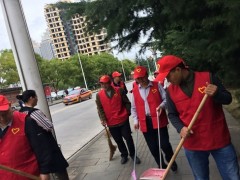 不忘初心担使命、我为群众办件事--利川市农业乡村局展开维护清江河消灭白色渣滓意愿效劳活动