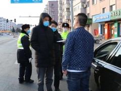 乌翠区区委副书记、区长刘海深化次要卡点和隔离点反省督导，对严防输出及隔离措施停止再反省、再部署和再落实