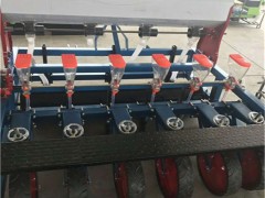 宏德拖拉机带的胡萝卜黄萝卜精播机 中草药种子播种机可定做