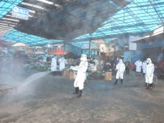 威宁：加强农贸晋中市场消毒杀菌 保证疫情防控时期“菜篮子”安全供应