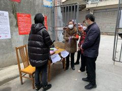 雅安市农业农村局机关党委书记刘毅刚到“联帮包”大院反省防疫义务