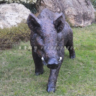 玻璃钢仿真野猪雕塑  公园动物雕塑