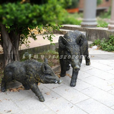 玻璃钢野猪雕塑  公园动物摆件