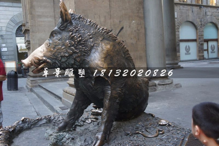野猪铜雕，步行街景观铜雕