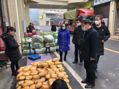 市农业农村局党组书记倪林反省我市农产品市场供应情况