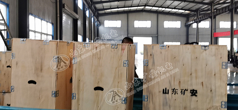 ​山东BQG250/0.3气动隔膜泵大量现货木箱包装