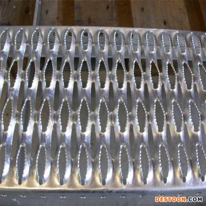 定做铁板鳄鱼嘴防滑板 铁板鳄鱼嘴防滑板厂家 铁板鳄鱼嘴防滑板厚度 铁板鳄鱼嘴防滑板尺寸