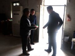 卜集镇展开春节前走访慰劳