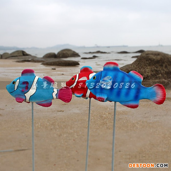 玻璃钢热带草鱼 和美女  公园景观雕塑