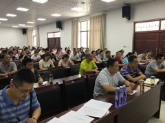 县农业乡村局深化展开“三比一提升”助力脱贫攻坚