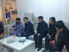 县直工委书记朱伟华一行慰问农业农村局困难党员