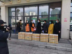 军达家庭农场向市医院捐赠10000枚鲜鸡蛋