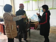 白水：农民来“问诊” 专家开“药方”