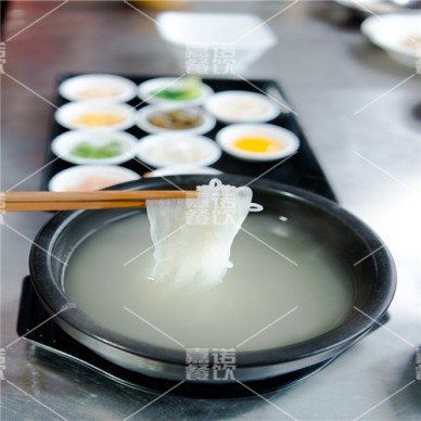 云南过桥米线螺蛳粉加盟 学小吃技术