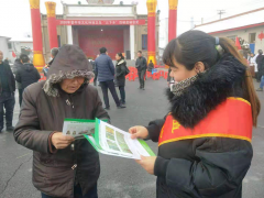 榆社县借“文明科技卫生”三下乡活动展开草地贪夜蛾识别与防治技术宣传