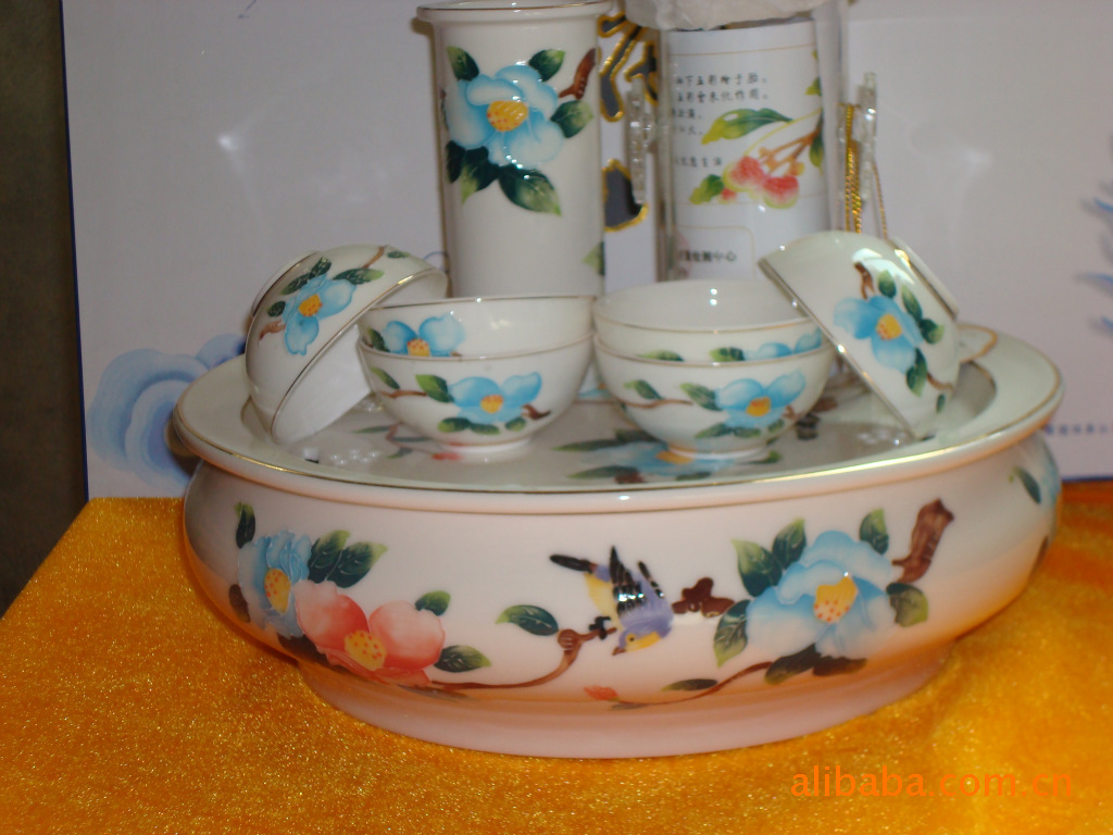 出售成艺茶园春色茶盘，成艺玻璃泡茶具，成艺杯子，红茶经典