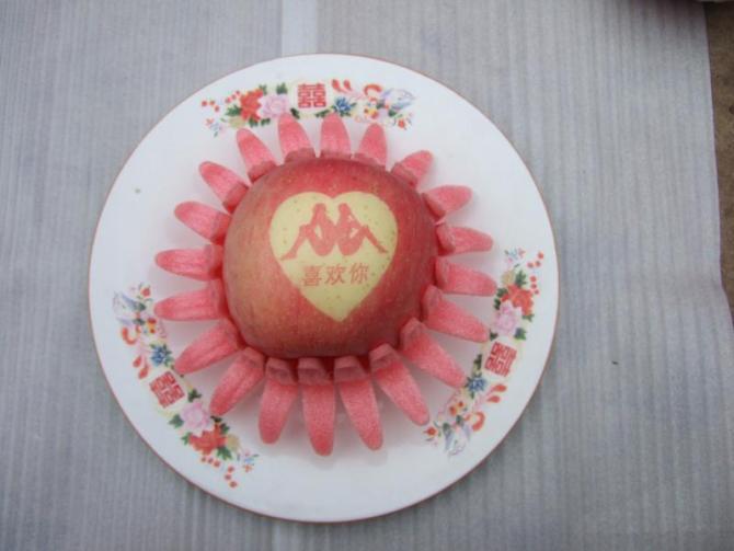 供应平安夜吃平安果 烟台精品贴字艺术苹果 是您的最佳选择