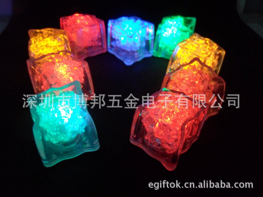 LED小灯具 酒吧必备 发光冰块 七彩灯具 发光小夜灯 LED水底灯