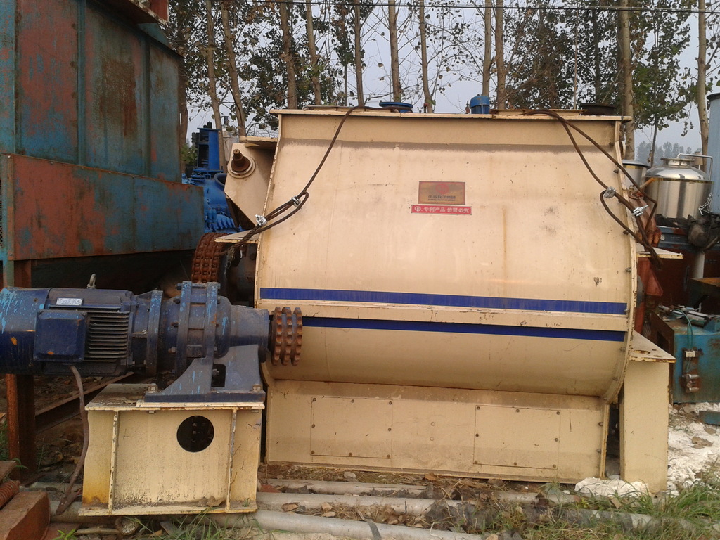 转让2T牧羊双轴混合机，MUZL350颗粒机，几乎全新